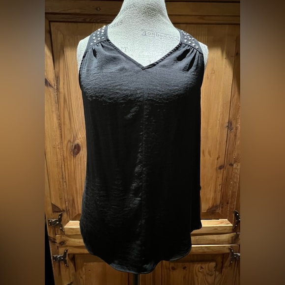 NWT Rock & Republic Black V-Neck Tank Top size Medium - Picture 1 of 8